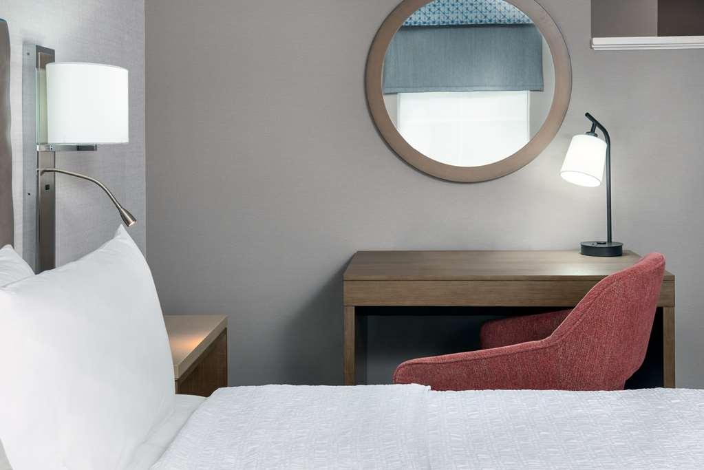 Hampton Boston Bedford Burlington 3*